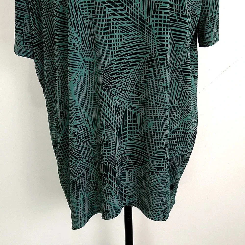 LuLaRoe Irma Tunic Women S Green Black Geometric Short Sleeve Oversized Top